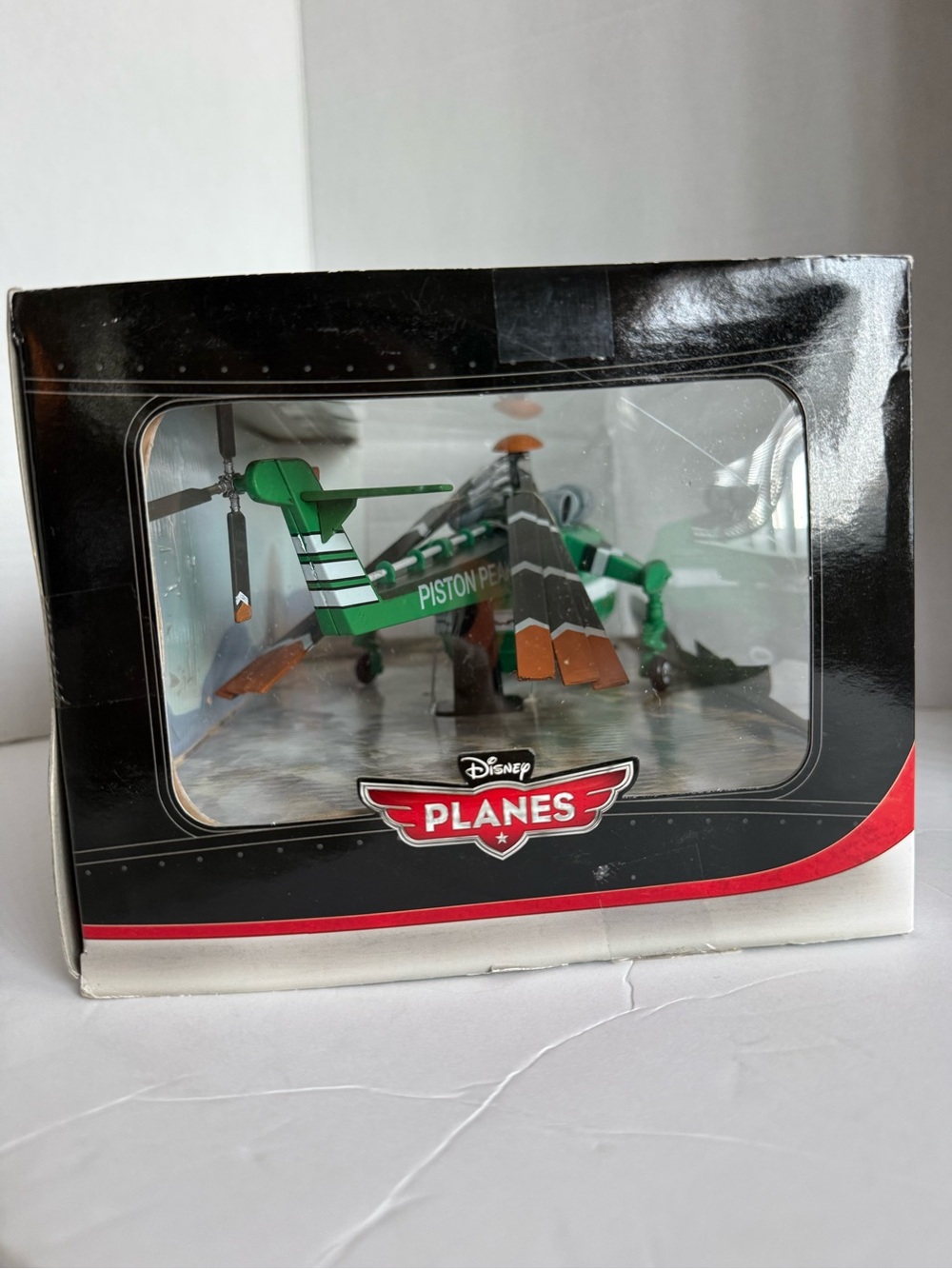 Disney Planes: Fire and Rescue Exclusive Deluxe Die cast Helicopter Windlifter - Picture 5 of 8